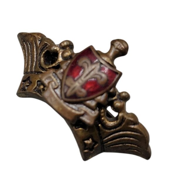 Vintage Fraternal Lapel Pin Red Enamel Shield Fleur-de-Lis Wings & Stars Badge - Picture 5 of 9